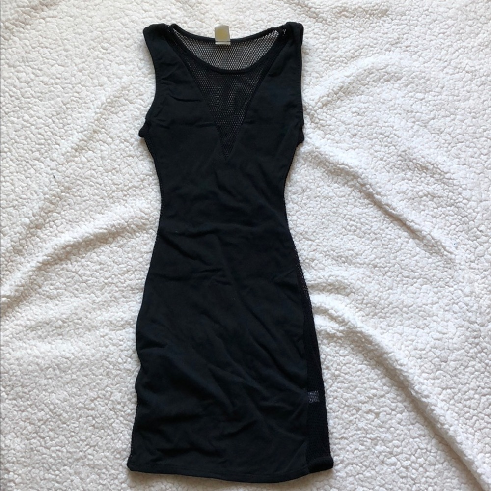Black bodycon dress